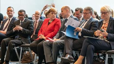 Bild: SS Video: " 6 Monate vor Corona-Ausbruch: Merkel und Co. besprechen Pandemie auf Konferenz in Berlin" (https://www.bitchute.com/video/xLuWjSJeSCSY/) / Eigenes Werk