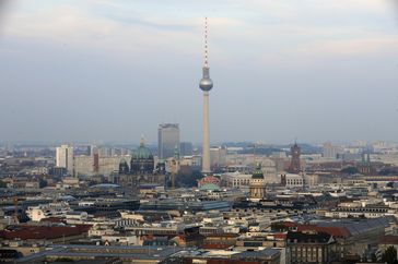 Fernsehturm, Alexanderplatz Berlin Bild: "obs/DFGM Deutsche Funkturm Gesellschaft/Michael H. Ebner"