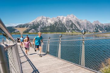Stille Wasser am Asitz: Kneippen mit Traumblick Bild: saalfelden-leogang.com/MichaelGeißler Fotograf: saalfelden-leogang.com/MichaelGeißler