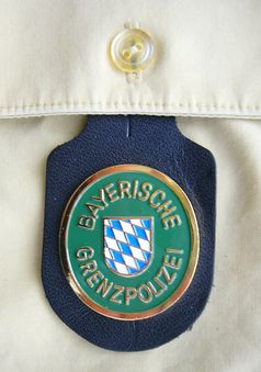 Ehemaliges Verbandsabzeichen der Bayerische Grenzpolizei (GrePo), hier als Brusttaschenanhänger