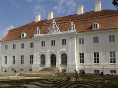 Schloss Meseberg. Hier will die Bundesregierung am Donnerstag ihr Klima- und Energieprogramm verabschieden. © REGIERUNGonline / Steins