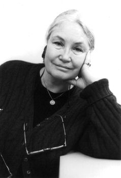 Ellen Schwiers (Stuart Mentiply, 2008)