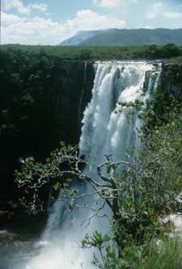 Wasserfall: Aktuelle Dürre belastet Venezuela stark. Bild: pixelio.de, Chris