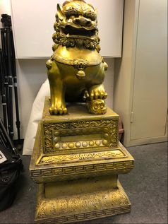 Wer vermisst diesen goldenen Löwen? Bild: Polizei