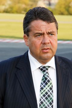 Sigmar Gabriel Bild: Dirk Vorderstraße, on Flickr CC BY-SA 2.0