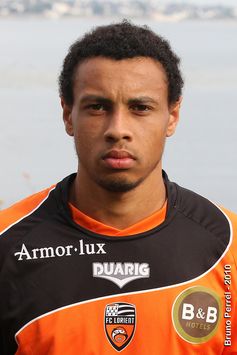 Coquelin im Trikot des FC Lorient (2010)