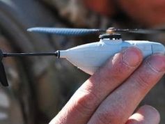 Mini-Hubschrauber: Die Drohne ist nur 16 Gramm schwer. Bild: bbc.co.uk