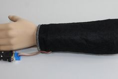 Arm mit Sensoren: Testsystem für Berührungserkennung. Bild: utwente.nl