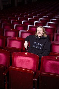 Hazel Brugger (2025) Bild: Wort & Bild Verlag Fotograf: Maria Feck