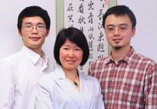 Bild (v.l.n.r.): Zhonghao Yu, Dr. Rui Wang-Sattler, Tao Xu, Helmholtz Zentrum München
Quelle:  (idw)