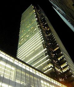 NYT Tower in Manhattan: Konzern auf Schlankheitskur (Foto: pixelio.de/Suziki)