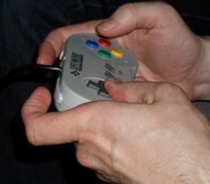 Super NES: vielen Fans bereits zu modern. Bild: pixelio.de, Sarah Grazioli