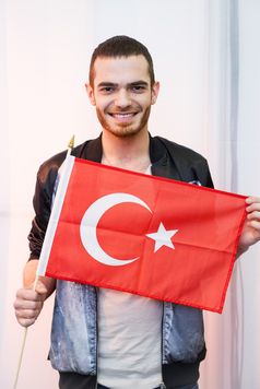 Elnur Huseynov aus Aserbaidschan ist der inoffizielle Teilnehmer der Türkei am Eurovision Song Contest 2015 in Wien. Bild: "obs/Euromedia Company"