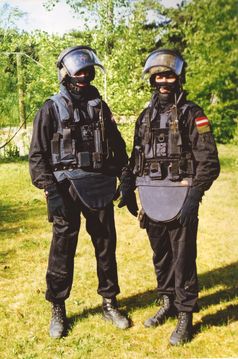 Zwei Mitglieder der österreichischen Antiterror-Spezialeinheit Einsatzkommando Cobra.
