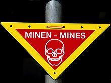 Warnzeichen Minen Bild: MatthiasKabel / de.wikipedia.org