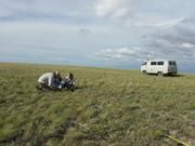 Bei der Feldarbeit in der kasachischen Steppe Foto: WWU - Hölzel