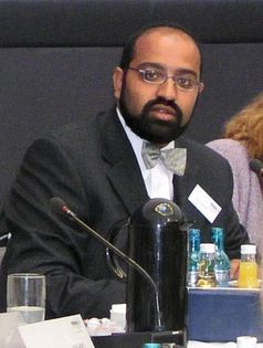 Josef Philip Winkler im Fraktionssaal der Grünen im Bundestag