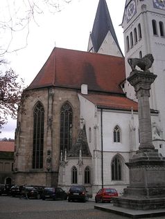 Der Ostchor mit der Kapitelsakristei und der Roritzerkapelle