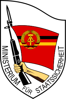 Wappen des Ministeriums für Staatssicherheit der DDR Bild: jgaray, based on Nickel Chromo's raster design from the original .jpg by en:User:Wiggy! / de.wikipedia.org