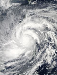 Taifun Haiyan am 8. November über den Philippinen