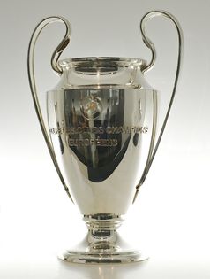 Die Trophäe der UEFA Champions League