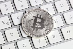 Bitcoin: Schürfen in Chrome wird verboten. Bild: Tim Reckmann, pixelio.de