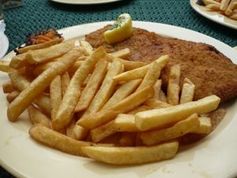 Pommes und Schnitzel: Fast Food ist beliebt wie nie. Bild: Roßmann/pixelio.de