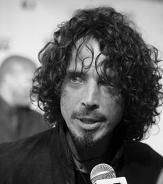 Chris Cornell Bild: christopher simon - originally posted to Flickr as IMG_0126, CC BY 2.0, https://commons.wikimedia.org/w/index.php?curid=6690371