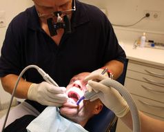 Zahnarzt: Dentisten spüren Patienten-Angst.