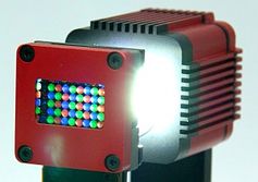 Pico-Projektor: Dank Mikrolinsen nur sechs Millimeter flach. Bild: Fraunhofer IOF