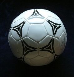 Ein Fußball (Symbolbild)