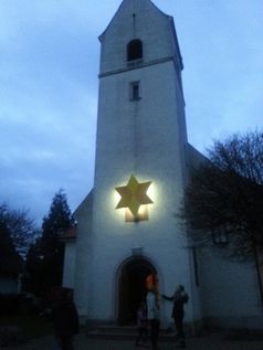 Kirche an Weihnachten