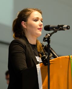 Julia Schramm auf dem Bundesparteitag der Piraten 2012