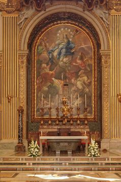 Innenansicht und Altar der Chorkapelle im Petersdom