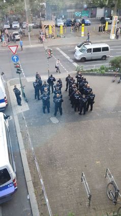 Polizisten bei der Demo am 01. August 2021