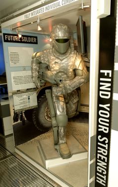 Modernes Exoskelett für den Future Force Warrior (Modell)