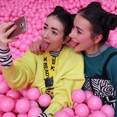 Neue Location, neue Looks - und immer noch made for Instagram: Am 1. November kommt das Supercandy Pop-Up Museum zurück nach Köln / Bild: Supercandy GmbH/@joan_twins