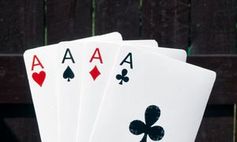 Karten: Programm als perfekter Pokerspieler. Bild: pixelio.de/M. Schwertle