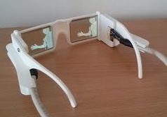 Brille: Display stellt Umgebung vereinfacht dar. Bild: assisted-vision.com