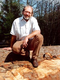 Sigmund Schuster, Holzingenieur, Baubiologe, Bewusstseinsanalytiker und Geschäftsführer des Schuster Holz Teams