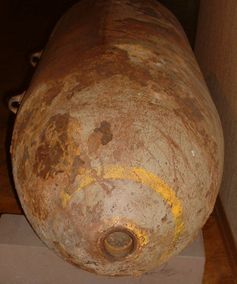 453-kg-Bombe aus dem Zweiten Weltkrieg, ohne Zünder