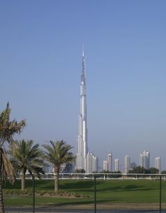 Das höchste Gebäude der Welt, der Burj-Tower in Dubai, wird nun eröffnet. Foto: artur images