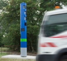 Toll Collect Maut Station auf Bundesstraßen. Damit läßt sich eine lückenlose Kontrolle aller PKW, LKW und deren Fahrer gewährleisten.