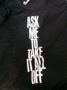 "Ask me to take it all off": Slogan hat Folgen. Bild: Twitter, bit.ly/1P8FeK8