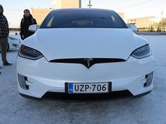 Tesla als Vorreiter: Fahrer werden unaufmerksam. Bild: jartsf, flickr.com
