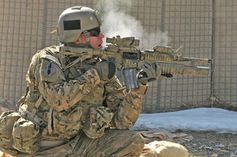 Soldat: Bessere Kugelsicherheit von Vorteil. Bild: flickr.com/DVIDSHUB