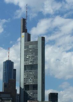 Commerzbank Tower in Frankfurt am Main mit altem Logo
