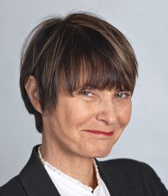 Offizielles Porträt von Bundesrätin Micheline Calmy-Rey (2011)