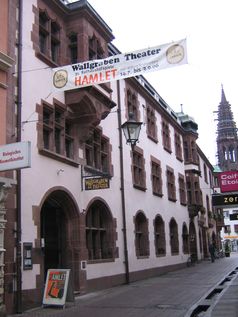 Heinz Meier war 1953 Mitbegründer des Freiburger Wallgraben-Theaters und dessen Co-Leiter von 1957 bis 2003.