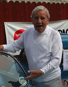 Norman Wisdom in Peel, Isle of Man on 24 July 2005. Bild: CCRWIK at en.wikipedia